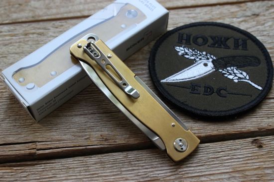 Складной нож Boker 01BO853 Atlas Brass c клинком из стали Sandvik™ 12С27, рукоять латунь