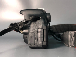 Canon 600d Kit 18-55 8100 кадров пробега