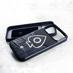 ехол iPhone 18 Pro Max Euphoria Ace of Spades LUX на мраморе —  кожа крокодила CROC итальянской выделки, туз пик серебро,  премиальный аксессуар ручной работы