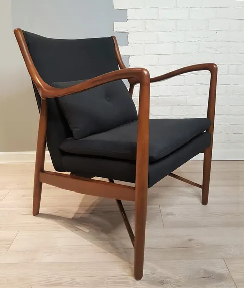 Кресло Finn Juhl Model 45, орех, черная рогожка