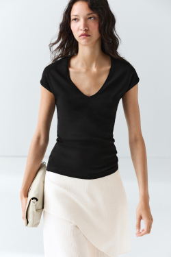 Massimo Dutti Футболка с V-образным вырезом, черный