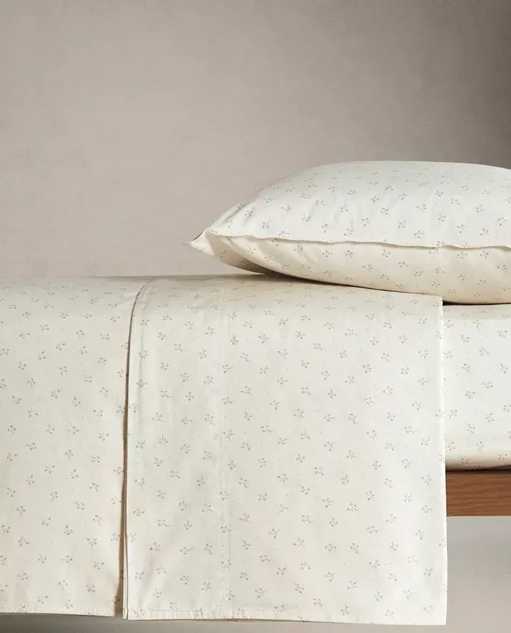 ZARA HOME ДЕТСКИЙ ПОДОДЕЯЛЬНИК С ЦВЕТОЧНЫМ ПРИНТОМ, СИНИЙ