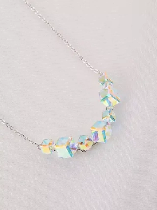 Колье дуга Мираж с кристаллами-хамелеонами Swarovski