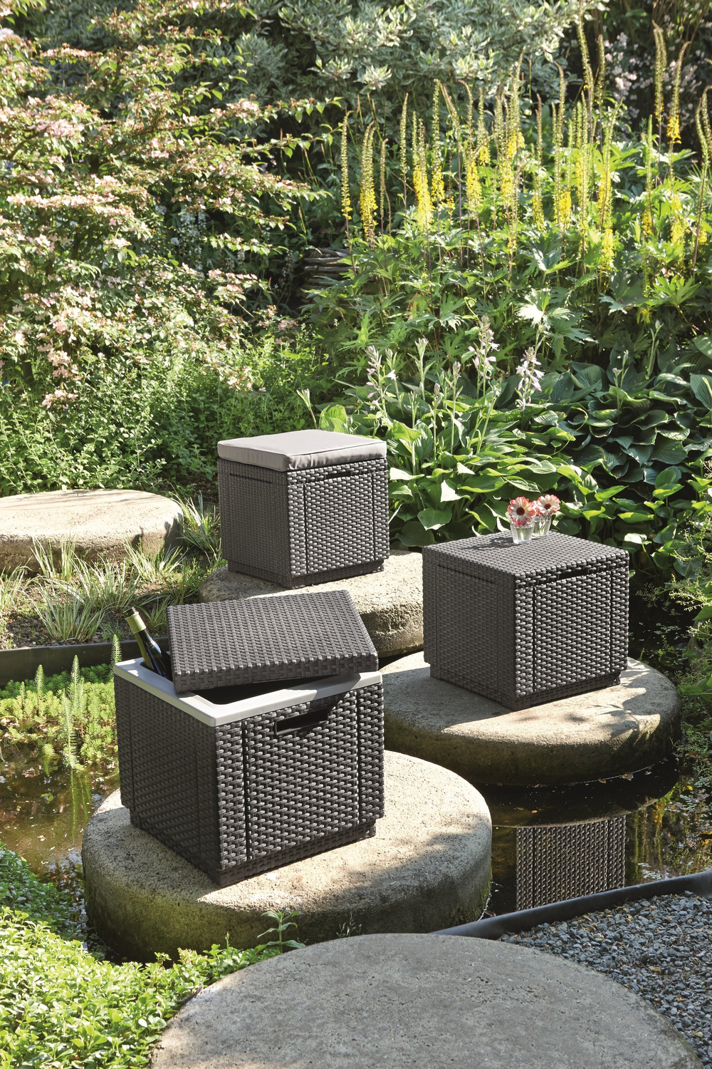 КУБ С ПОДУШКОЙ (CUBE WITH CUSHION)