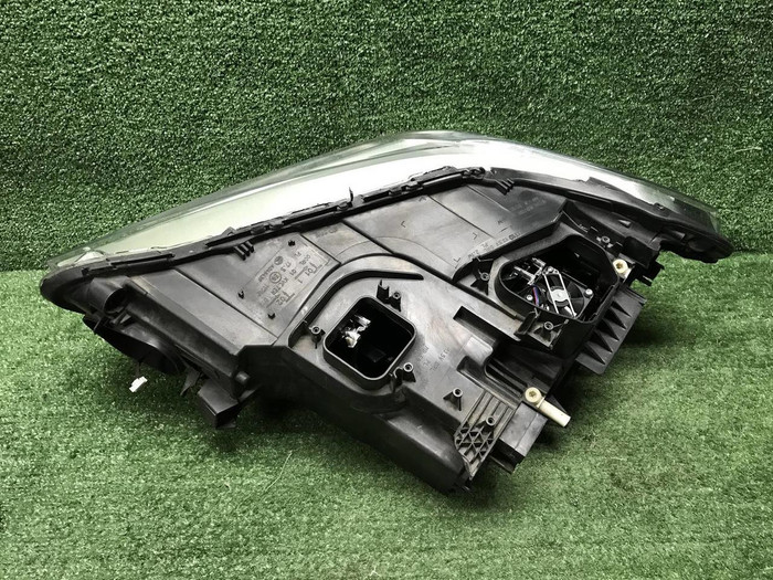 Фара правая BMW X1 F48 (2015-2019) LED