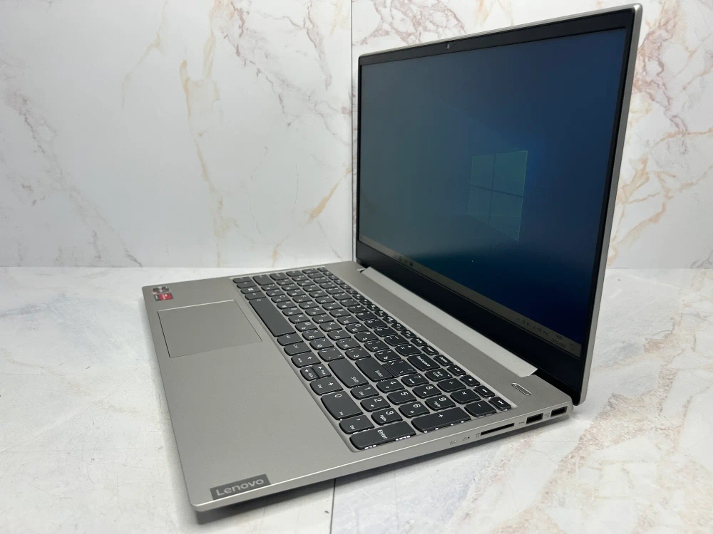 Ноутбук Lenovo Ideapad S340-15API. CPU: AMD Ryzen 3 3200U 2.60 ГГц, RAM: 4 ГБ, SSD: 128 ГБ, GPU: AMD Radeon Vega 3, OS: Windows 10 Home in S mode, LCD: 15.6" IPS 1920x1080 пикс., Состояние: B1