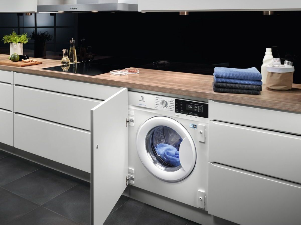 Встраиваемая стиральная машина Electrolux EWN7F447WI