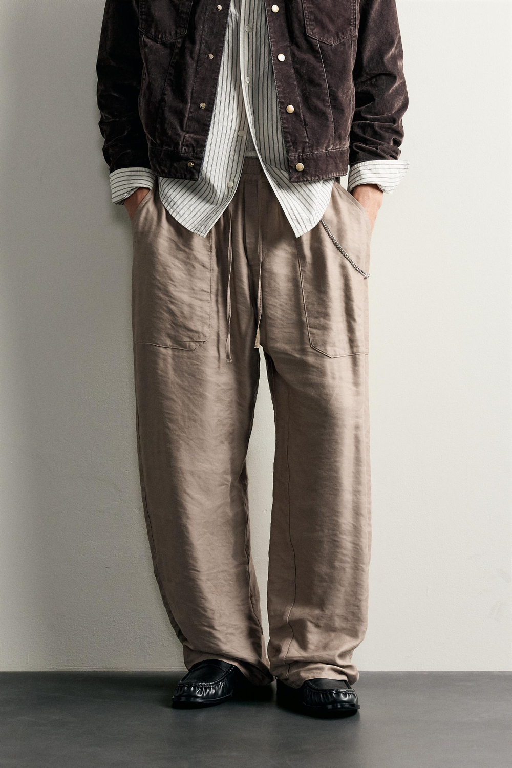 БРЮКИ RELAXED FIT ИЗ СТРУЯЩЕЙСЯ ТКАНИ — ZARA · 5247/301