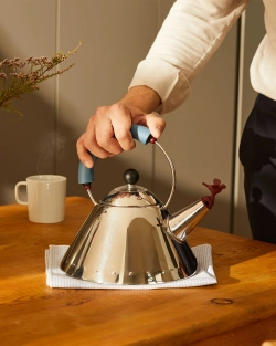 Alessi Чайник Black Bird 2л. 9093