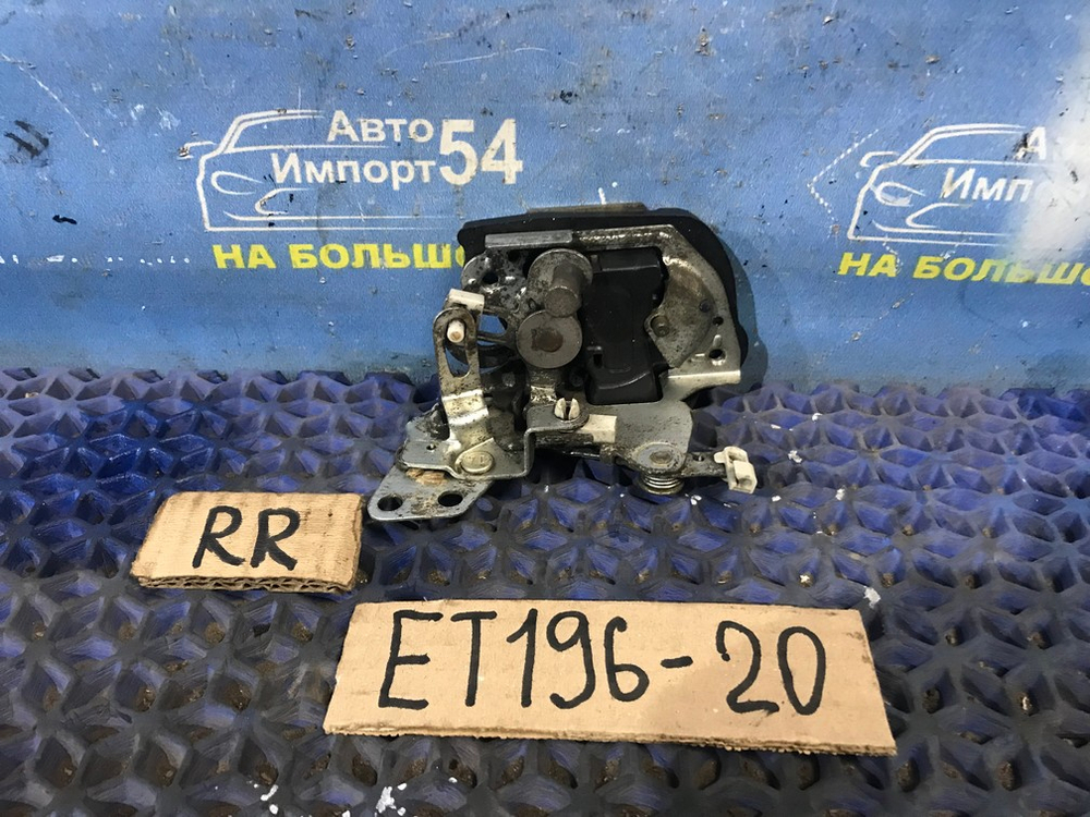 Замок двери задней правой TOYOTA CALDINA 1996