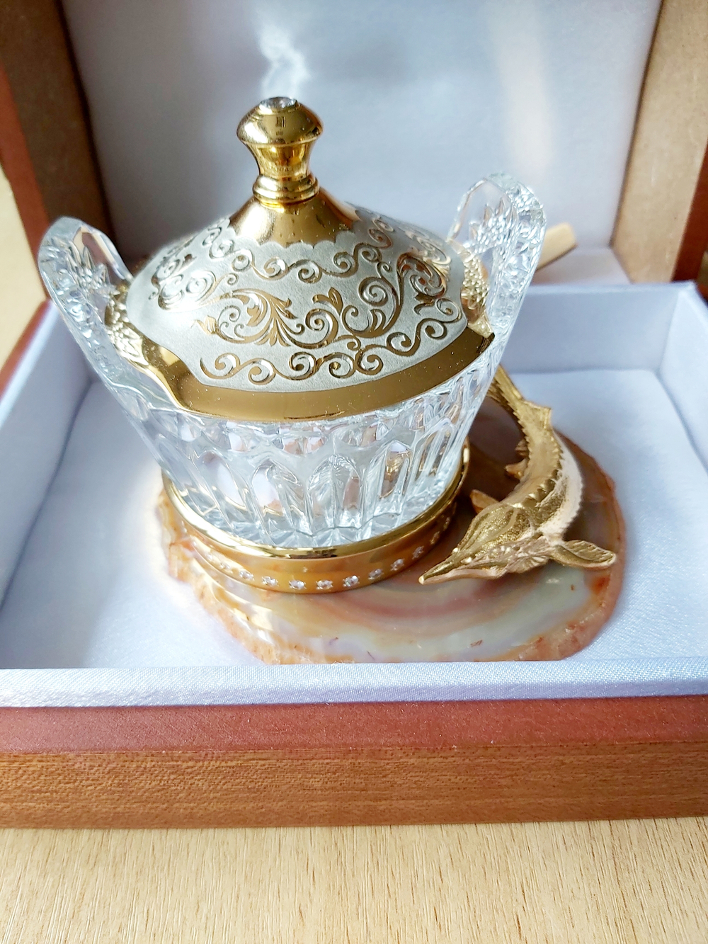 Икорница "Осетринка" с крышечкой на агате
