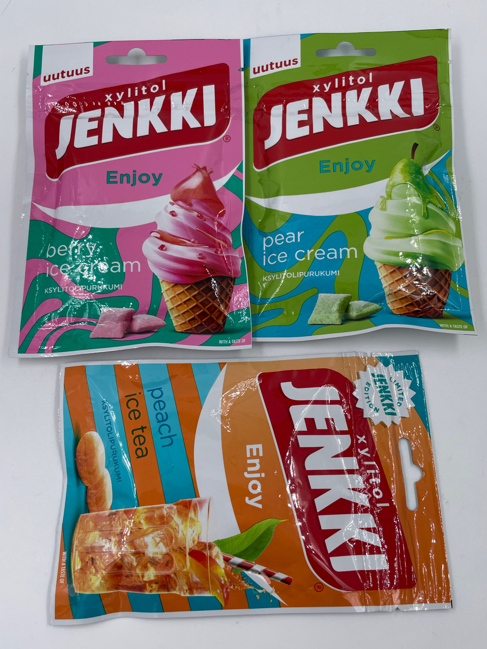 Набор Жевательных резинок Jenkki Enjoy вкус мороженого ягодное и грушевое, персиковый чай, с ксилитом, 105 г (3 уп. по 35 г)