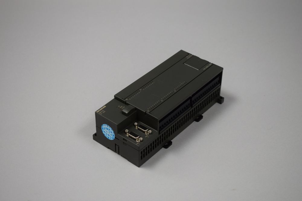SIEMENS 6ES7216-2AD22-0XB0