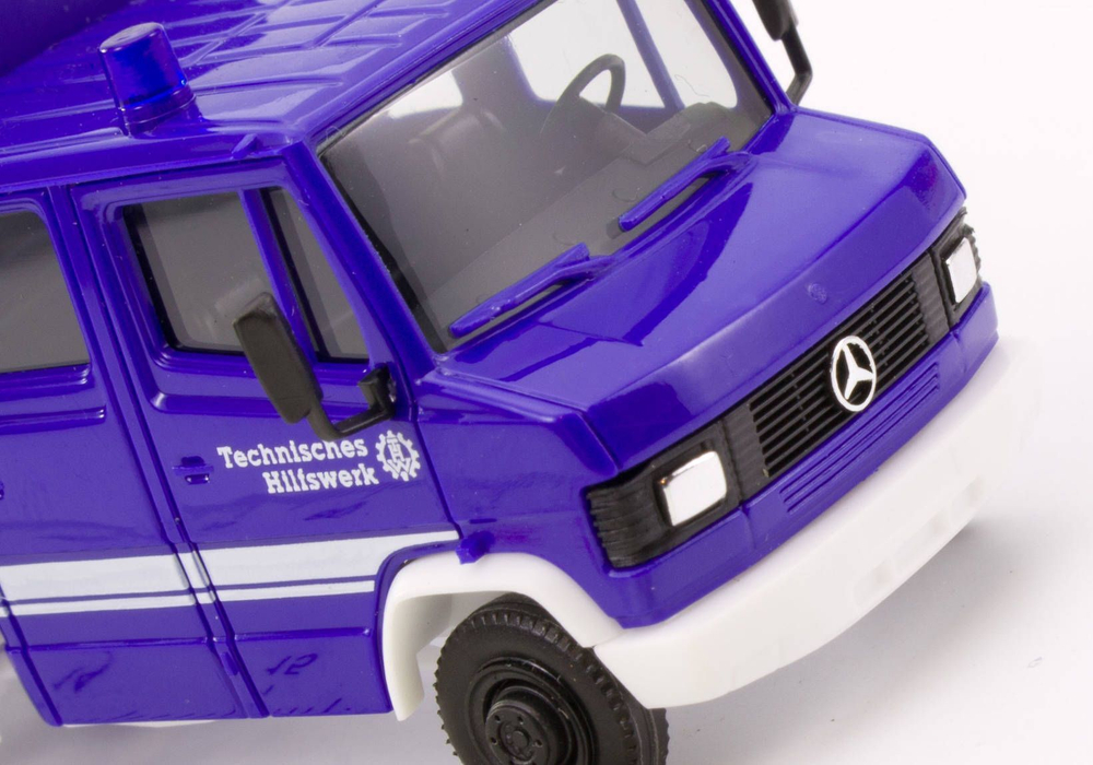 Автомобиль Mercedes-Benz T2 двойная кабина с тентом "THW"