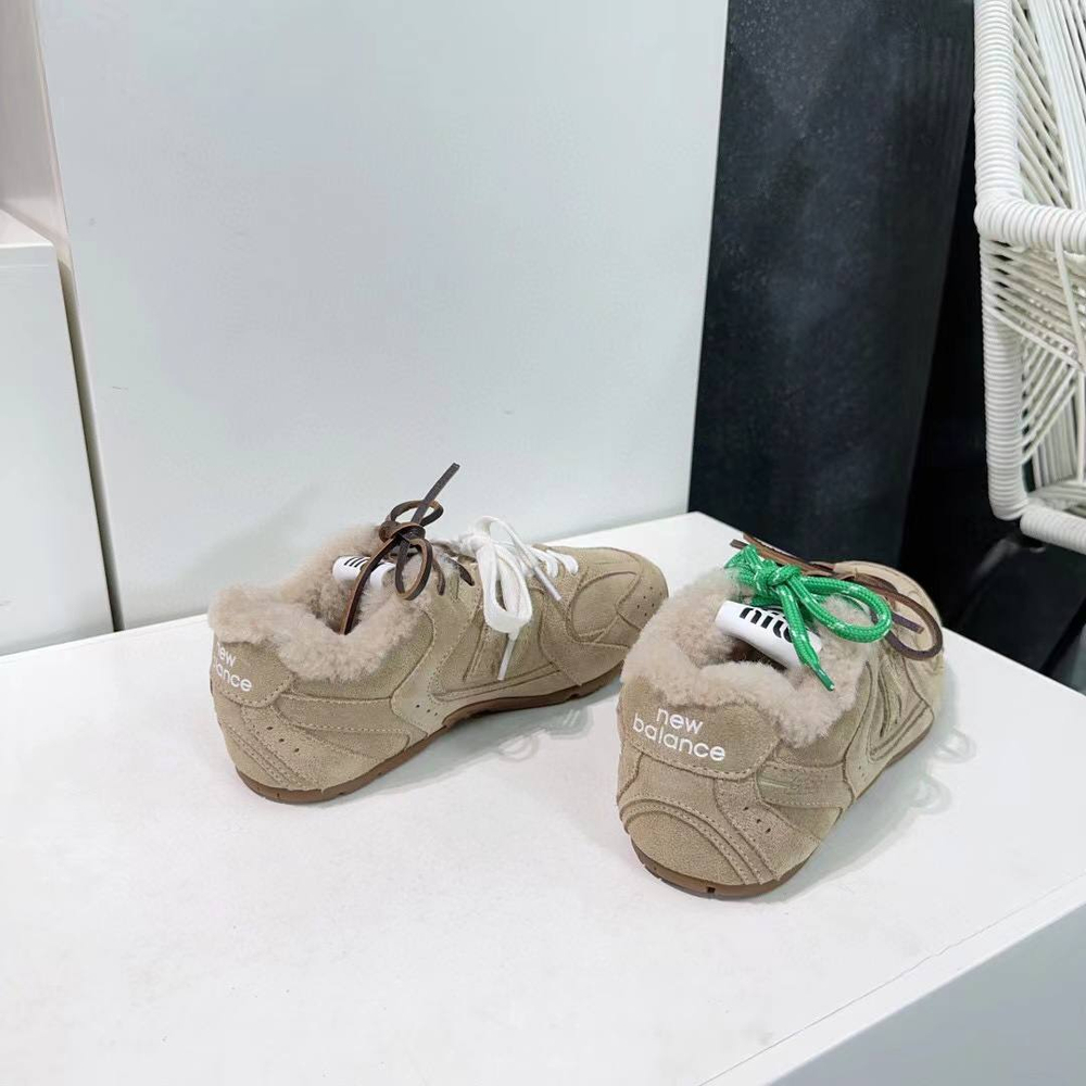 Женские кроссовки New Balance х Miu Miu 530 с мехом