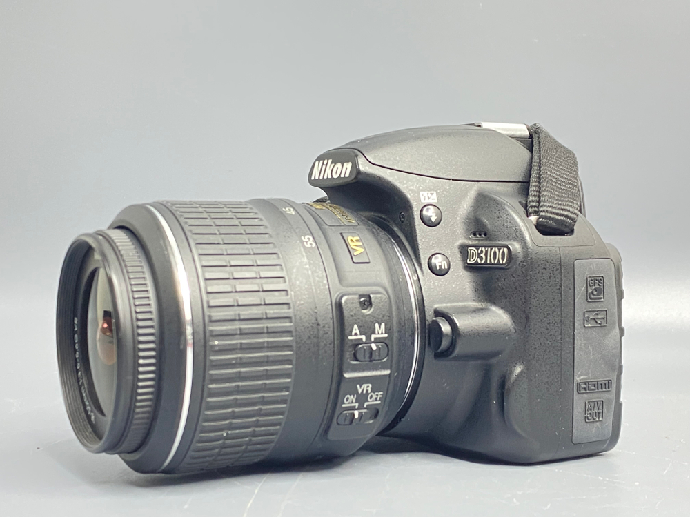 Nikon D3100 kit 18-55mm 30.200 кадров