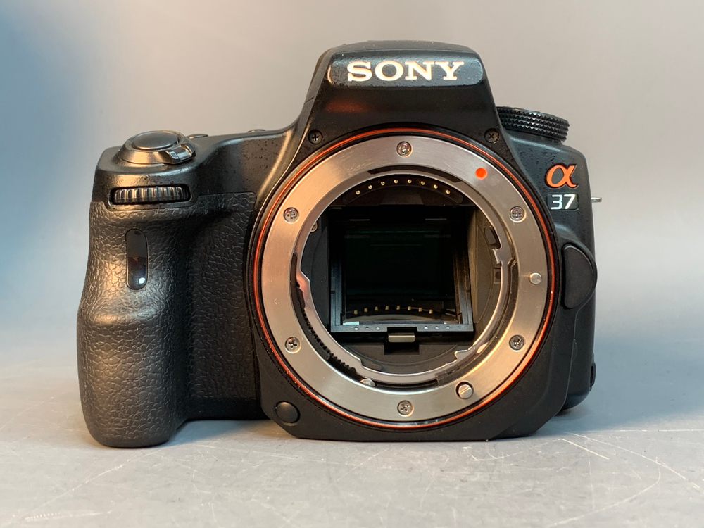 Sony Alpha SLT-A37 Kit 18-55mm 7455 кадров