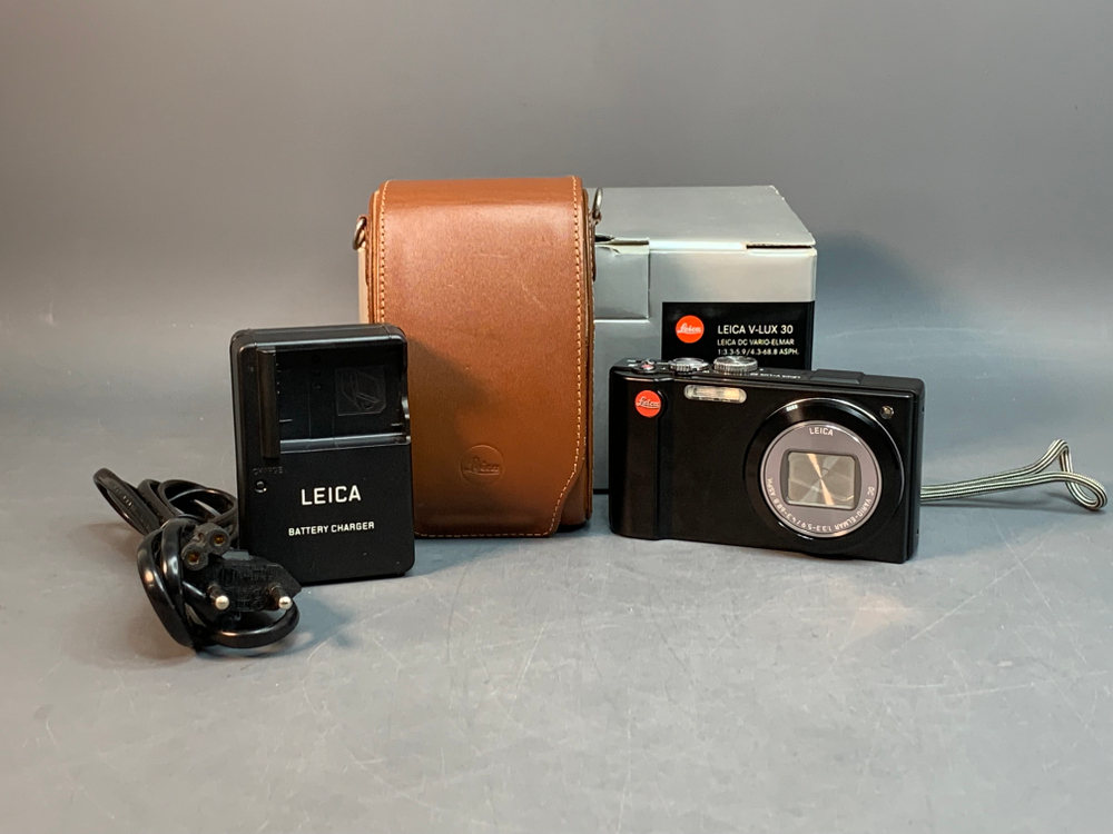 Leica V-LUX 30