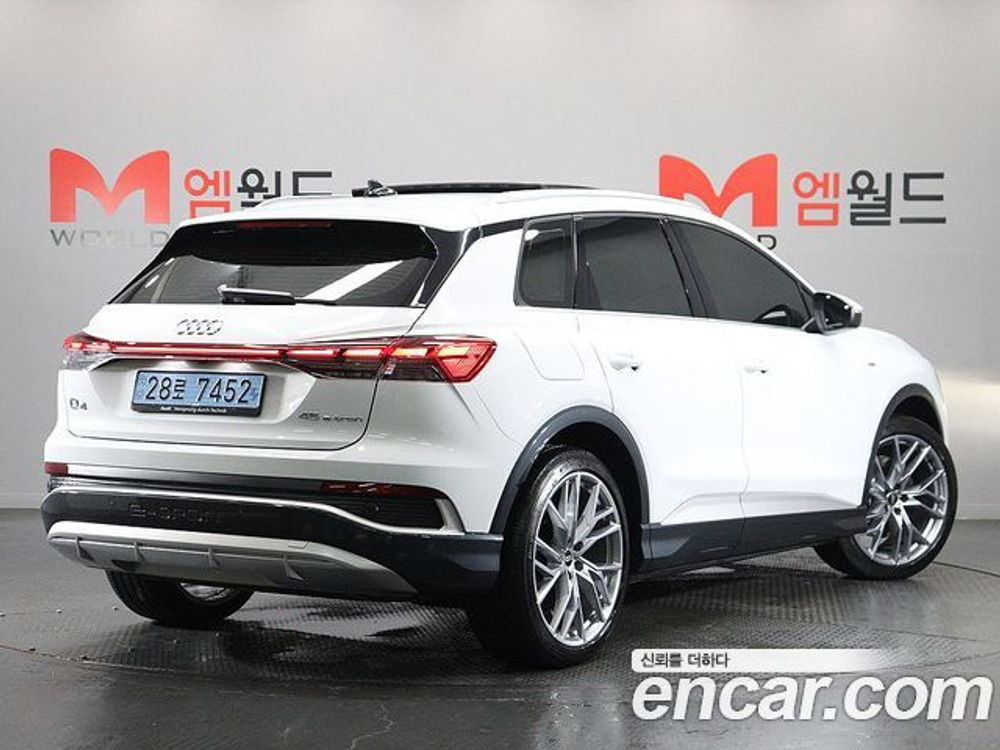 Audi Q4 e-tron 45 Premium — 2025