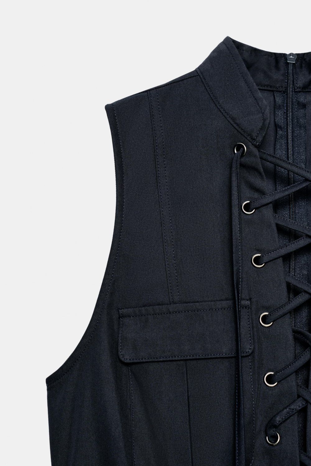 КОРОТКОЕ ПЛАТЬЕ С ПЕРЕКРЕСТНЫМИ БРЕТЕЛЯМИ И КАРМАНАМИ — ZARA