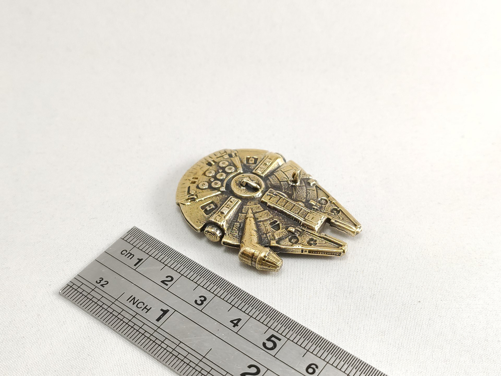 Статуэтка. Millenium Falcon (отдельная подставка). Звёздные войны.