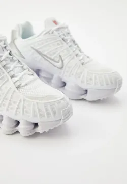 Кроссовки женские NIKE W NIKE SHOX TL