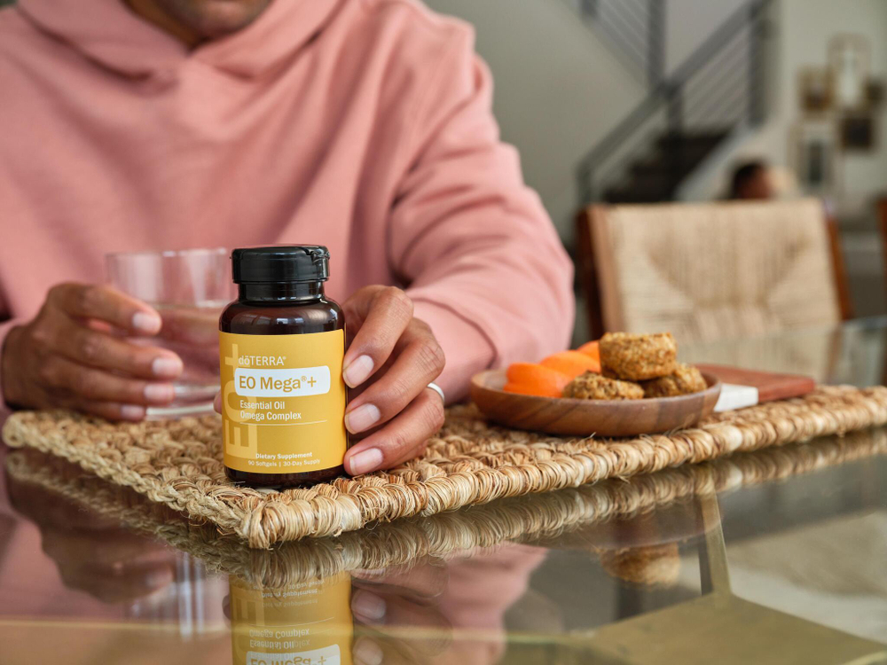Комплекс dōTERRA «EO Mega+» Омега с эфирными маслами, 90 капсул