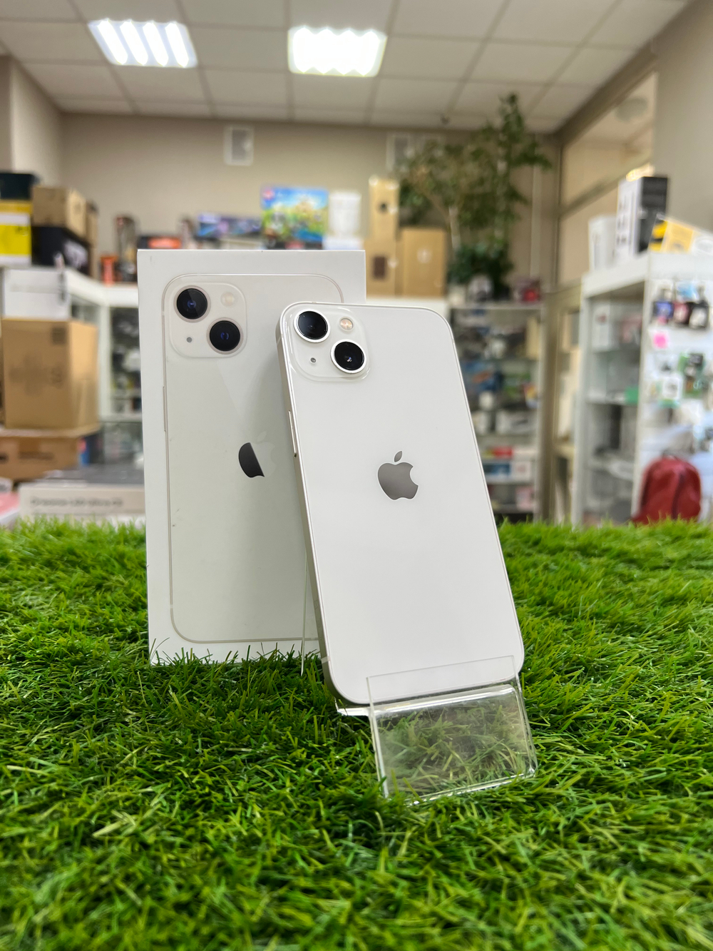 Б/у IPhone 13 256Gb Starlight