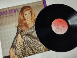 Винтажная виниловая пластинка LP Dalida Coup De Chapeau Au Passe (France 1980) Besame Mucho