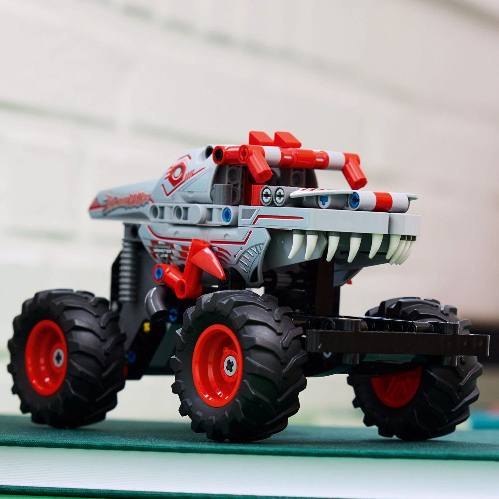 Конструктор LEGO Technic Monster Jam ThunderROARus 42200 с механизмом pull-back — фото 18