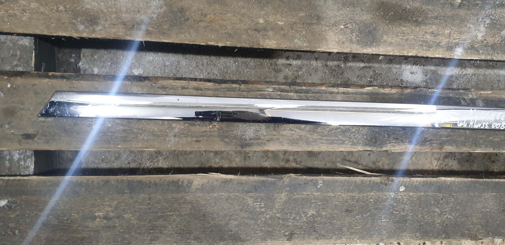 Молдинг крышки багажника Mercedes GL GLS (X166) 12-19 Б/У Оригинал A1667400093