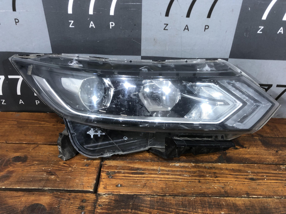 Фара правая Nissan Qashqai 2 (J11) 17-нв Б/У Оригинал 26010HV00B