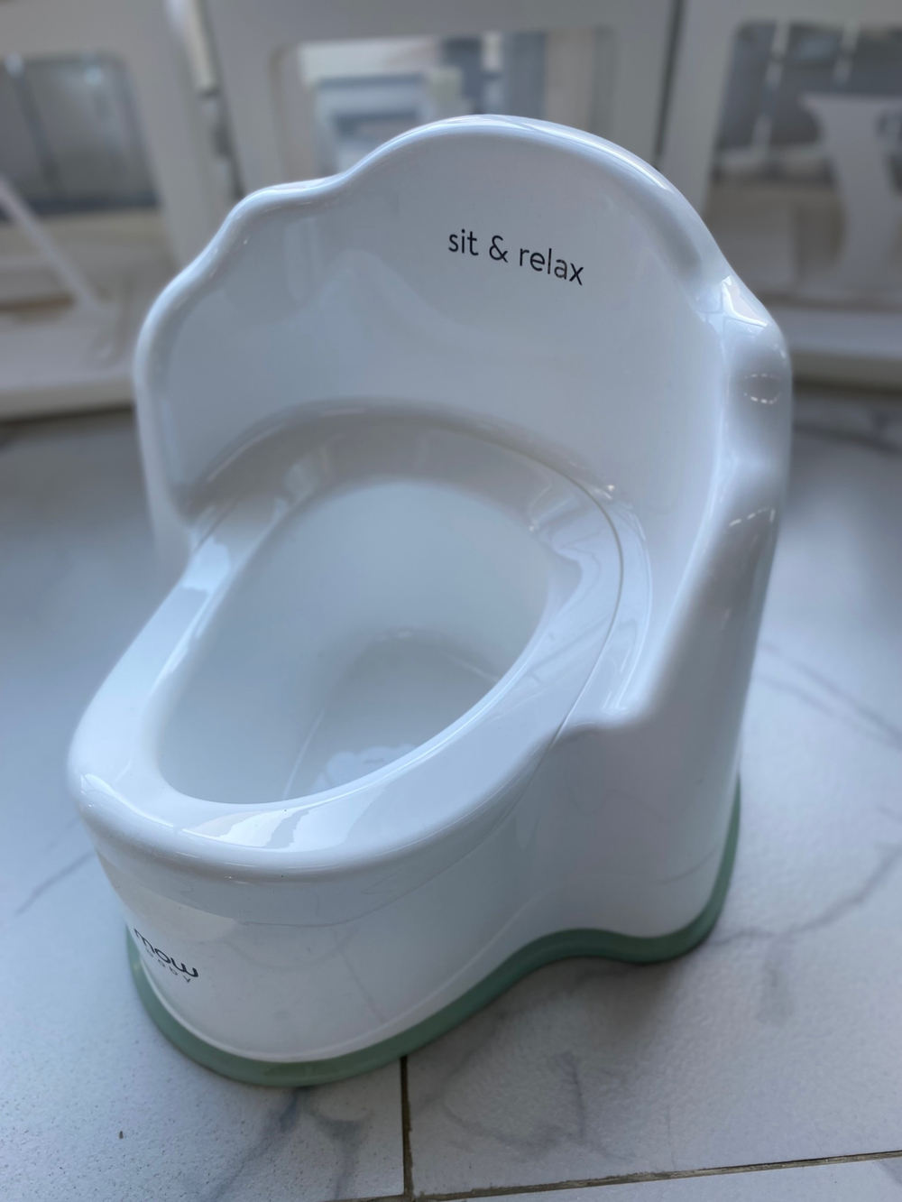 Горшок детский MOW baby "Potty" (белый/оливковый)