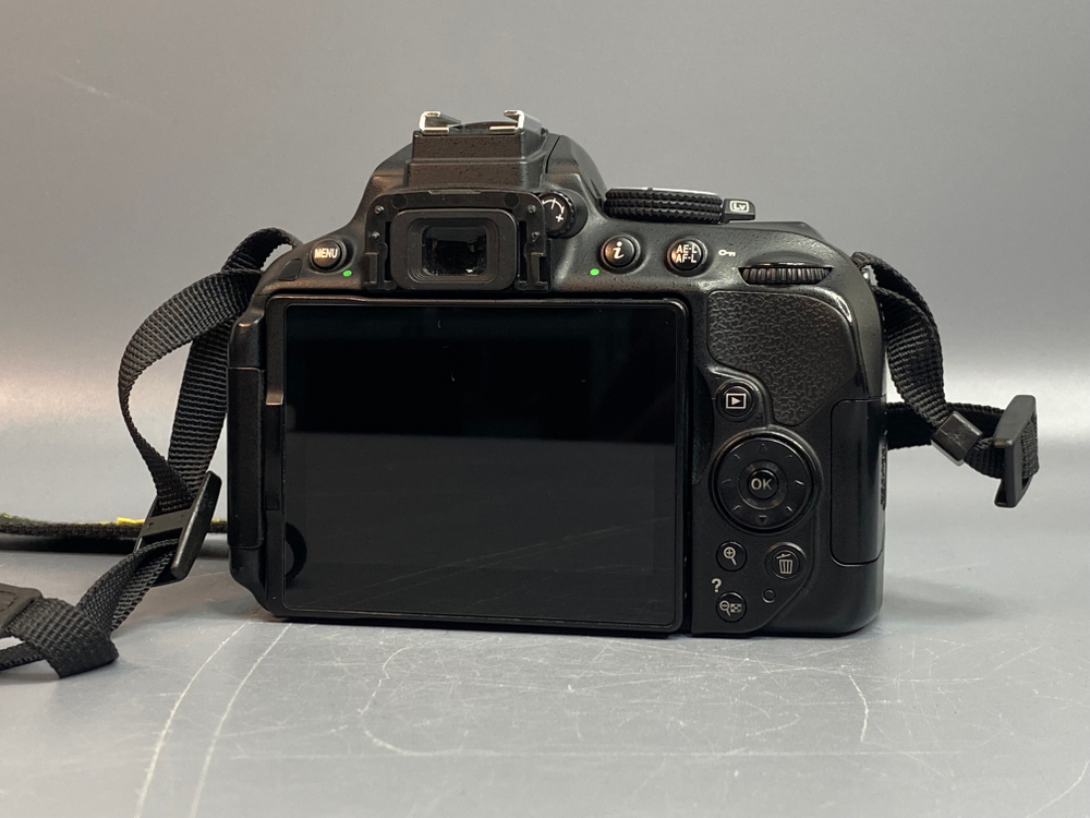 Nikon D5300 Kit 18-55mm 3.000 кадров