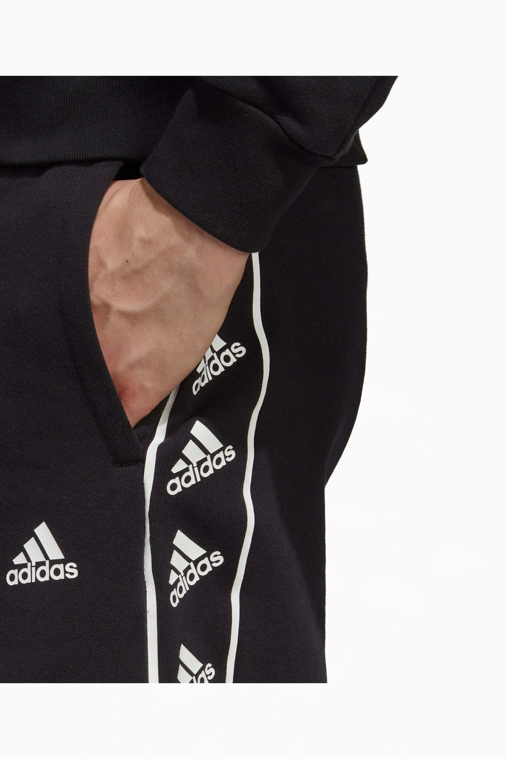 Шорты adidas Brandlove
