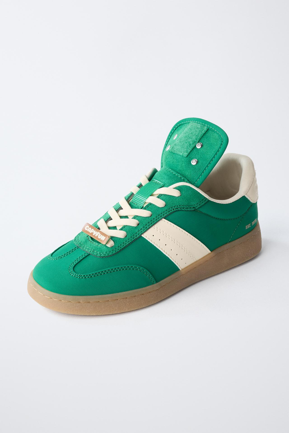 ZARA КРОССОВКИ С ШАРМАМИ CAPIBARA CAPYFUN ©, ЗЕЛЕНЫЙ