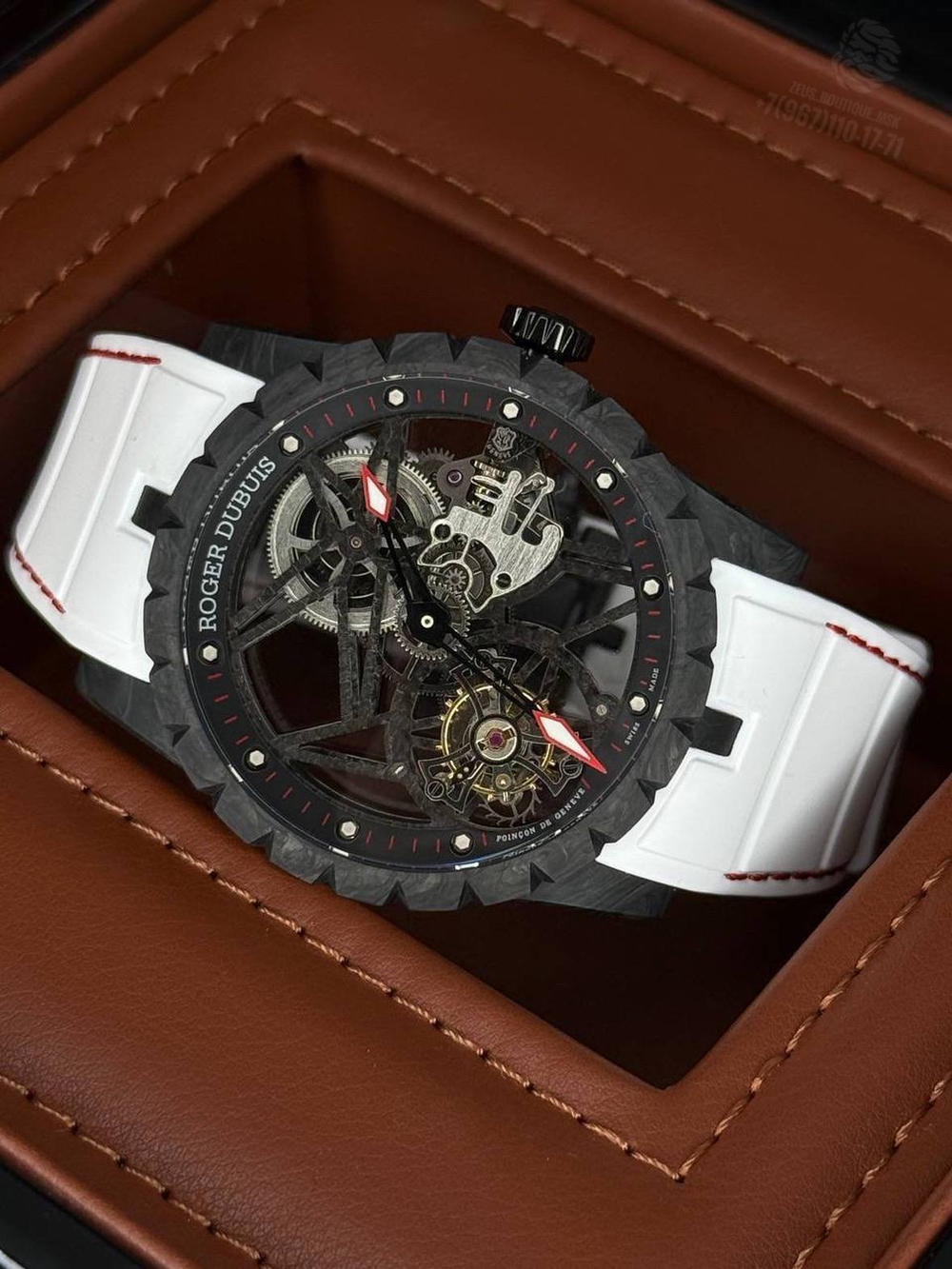 Часы Roger Dubuis Excalibur Tourbillon Skeleton 42mm DBEX0577