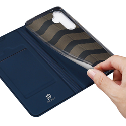 Чехол книжка из PU кожи синего цвета от Dux Ducis для Samsung Galaxy S24 FE, серия Skin Pro Series Case