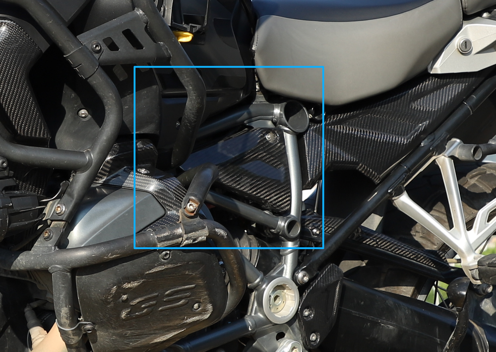 Карбоновые накладки треугольника рамы для BMW R1250GS Adventure 2019-2023