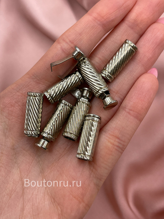 Наконечник для шнура рифленый в серебристом металле с зажимом