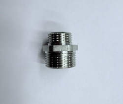 Бочонок лат. 3/4" * 1/2" нар./нар. Никель