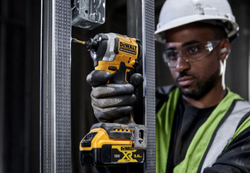 Аккумуляторный шуруповерт DEWALT DCF850E1T, 18 В, 206 Нм, 3800 уд/мин, с АКБ 1.7 Ач и ЗУ, в кейсе TSTAK DCF850E1T-QW