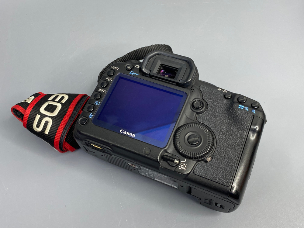 Canon EOS 5D Mark II 31.000 кадров