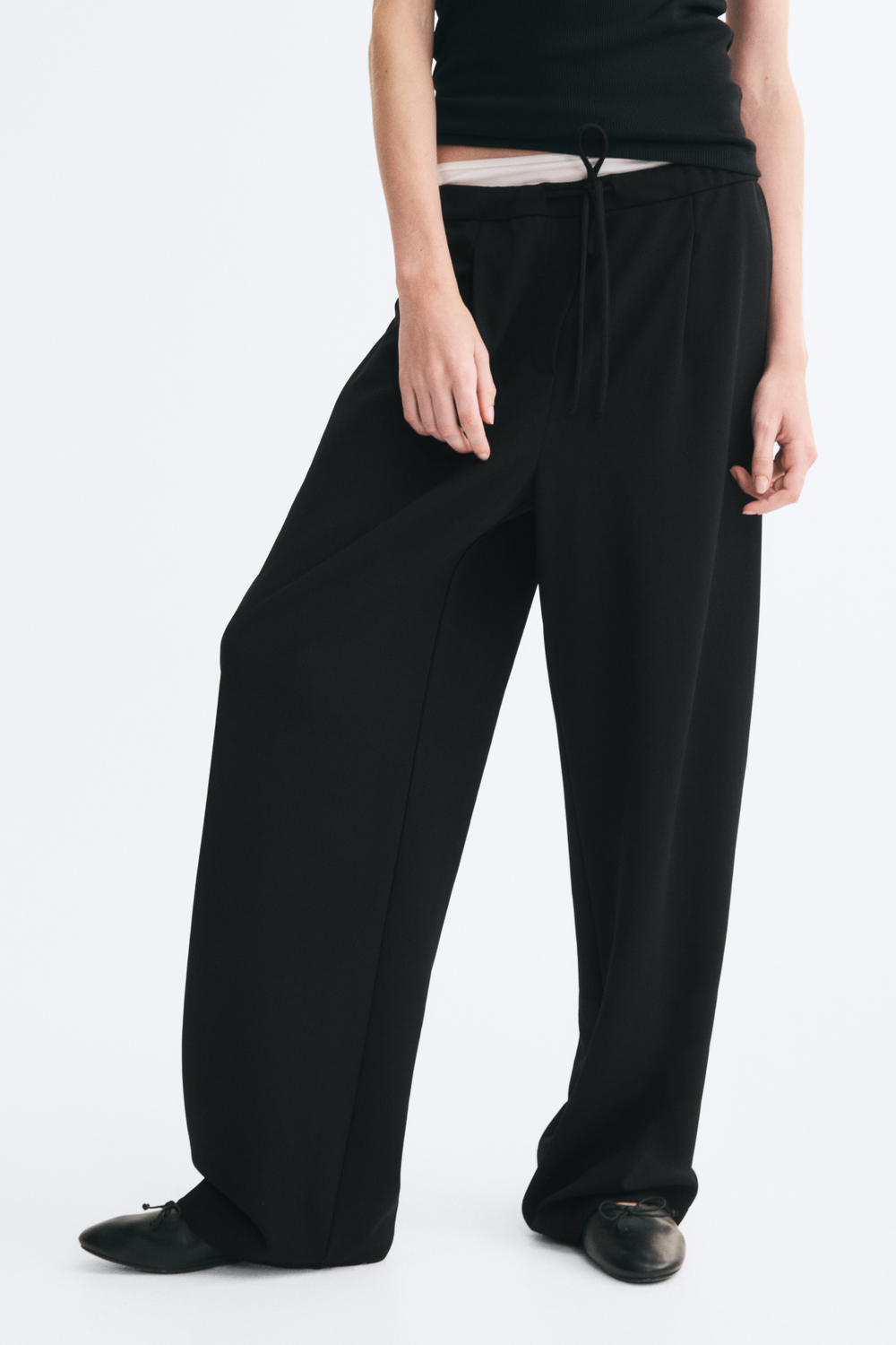 Брюки со стяжкой — Чёрный — H&M 1355617