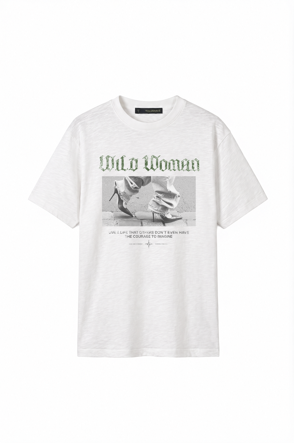 Футболка белая с принтом Wild Woman