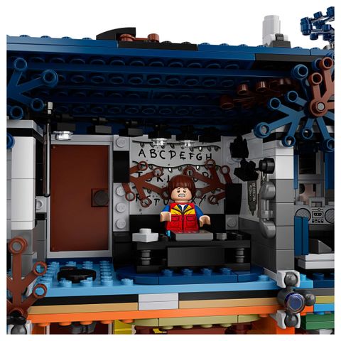Конструктор LEGO Stranger Things 75810 The Upside Down