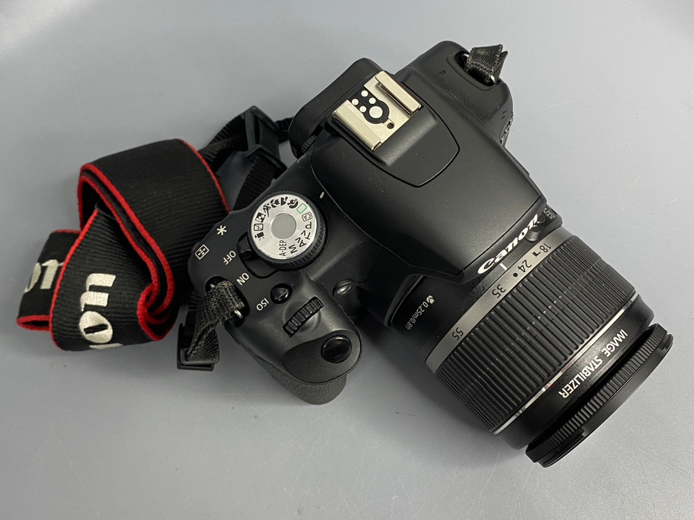 Canon EOS 500D kit 18-55mm 4.500 Кадров