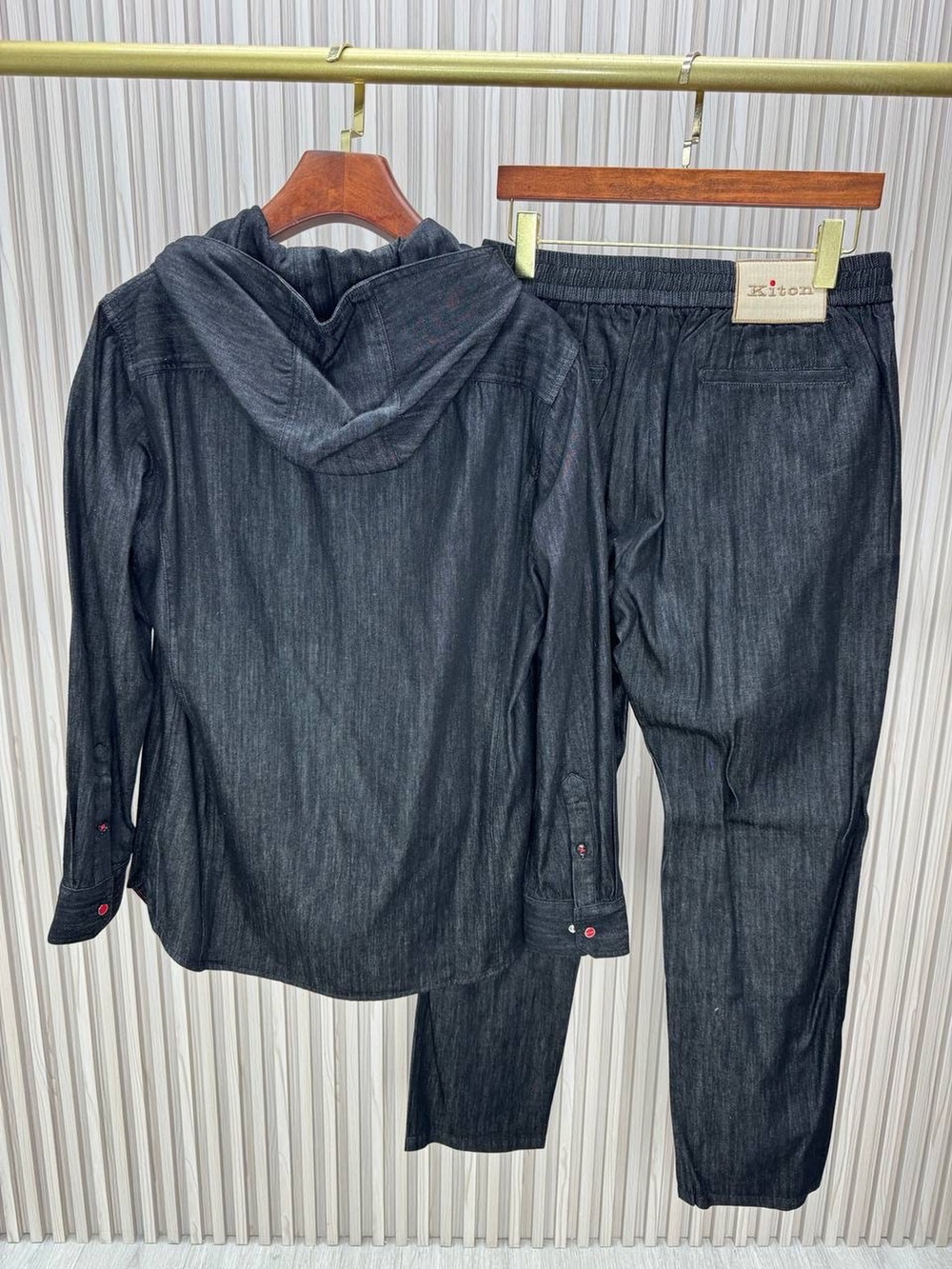 Джинсовый костюм Kiton