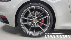 Porsche 911 Carrera 4S Cabriolet — 2024