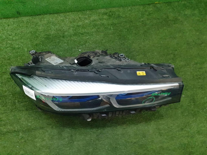 Фара правая BMW 7er G11 G12 (2019-2022) Laser